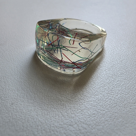 Vintage Transparent Lucite Confetti Ring - Picture 1 of 10